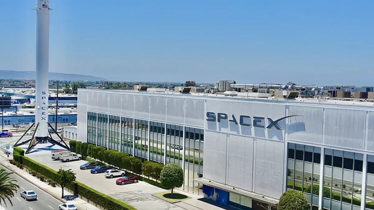 Fabrica, edificio de SpaceX, compañia Elon Musk