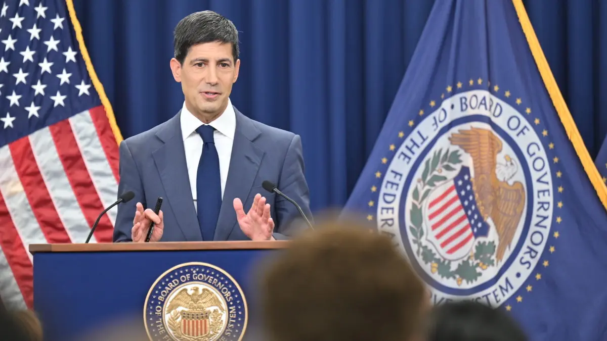 El presidente Warsh responde a las preguntas de los periodistas en la rueda de prensa del FOMC celebrada el 17 de junio de 2026.