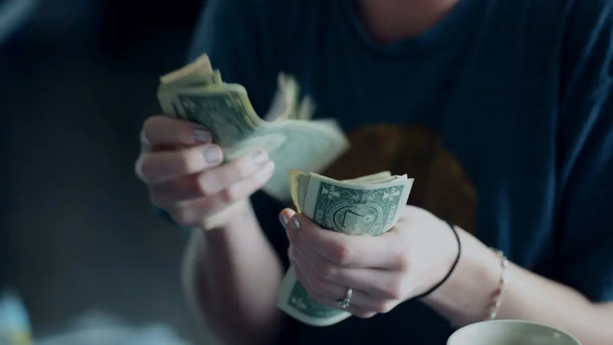 Dolares