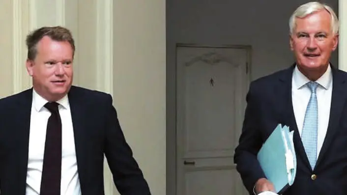 Davis y Barnier