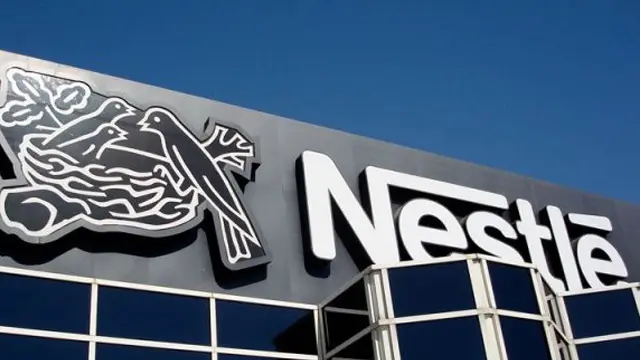 Nestlé_Cartel_Fachada_Edificio