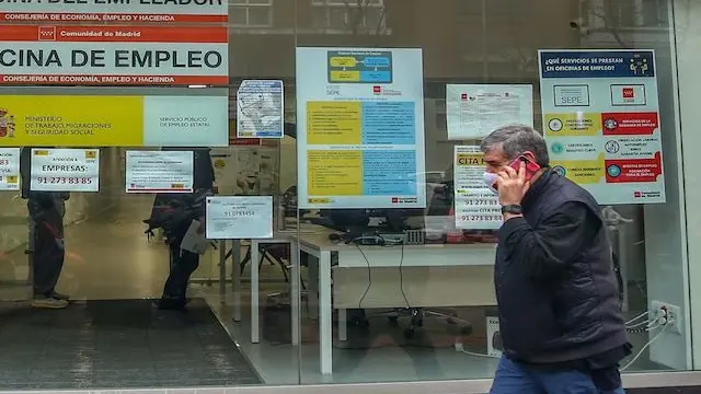Fachada oficina de empleo España