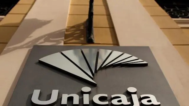unicaja_logo_fachada