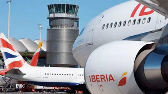 Aviones de British Airways e Iberia (IAG) en el aeropuerto de Barajas