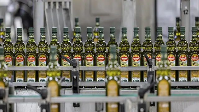 Fábrica de envasado de aceite Carbonell