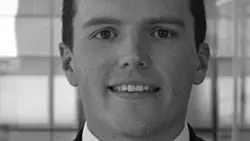 Alex King, analista de inversiones estratégicas en Wellington Management