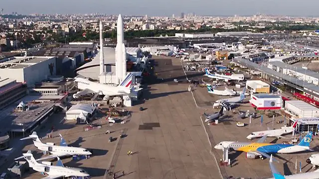 Vista aérea de la exhibición areonáutica anual de París en 2017