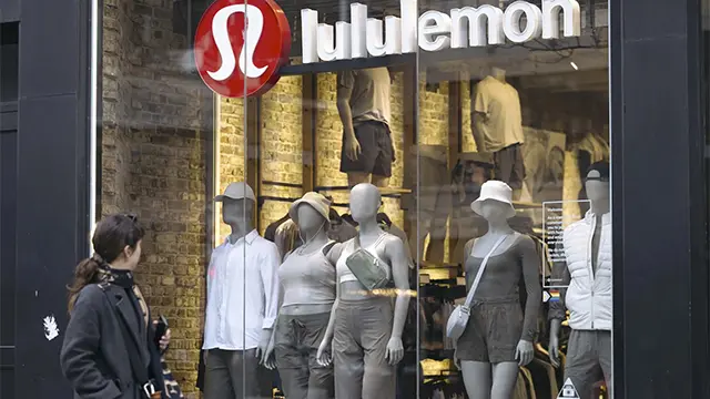 Tienda de la marca de ropa deportiva Lululemon Athlete