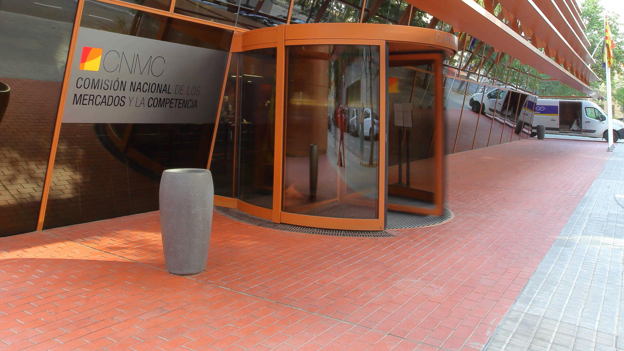 Entras de la sede de la CNMC en Barcelona
