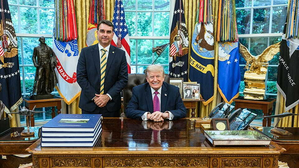 Donald Trump y Flávio Bolsonaro en el despacho Oval de la Casa Blanca