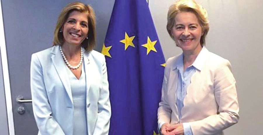 Stella Kyriakides y Úrsula von der Leyen