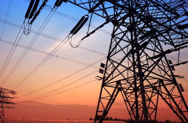 Electricas_torres_atardecer