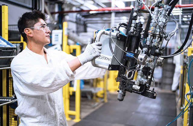 faurecia_trabajador