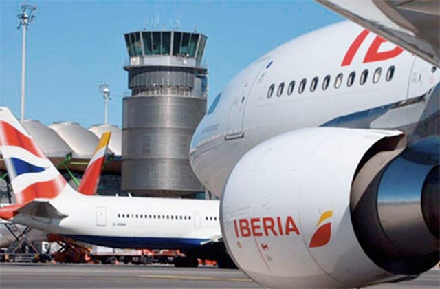 Aviones de British Airways e Iberia (IAG) en el aeropuerto de Barajas