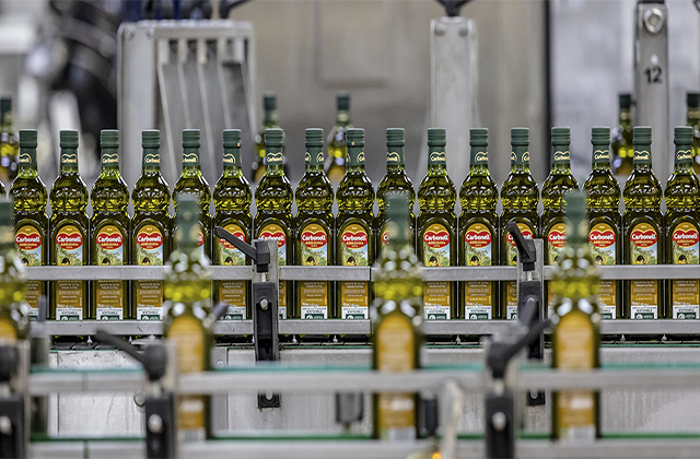 Fábrica de envasado de aceite Carbonell