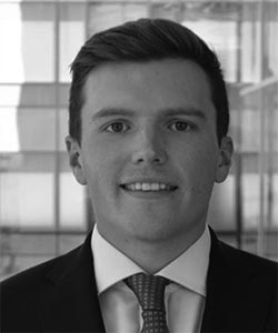 Alex King, analista de inversiones estratégicas en Wellington Management